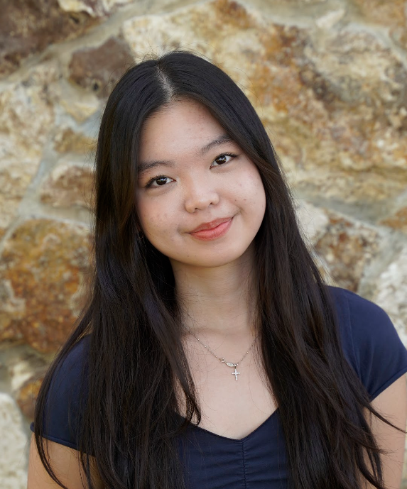 Tessa Headshot
