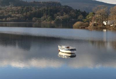 boat-on-lake